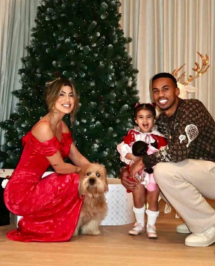 Gabriel Magalhães Shares Heartwarming Family Photo for Christmas.