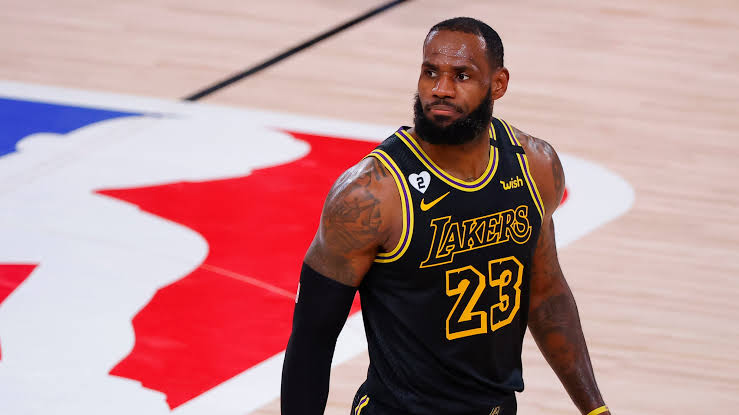 LeBron James on His Retirement at 40: “I Could Play Another 5 or 7 Years” – The Controversy Surrounding His Extended Career Plans